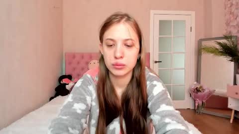 Lina online show from September 17, 9:07 am