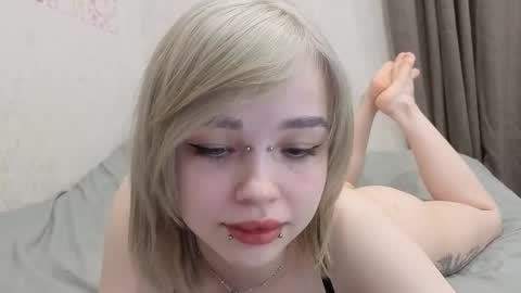 y0urchemicalromance online show from April 5, 4:17 pm