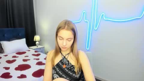 Yasmina online show from October 7, 1:15 pm