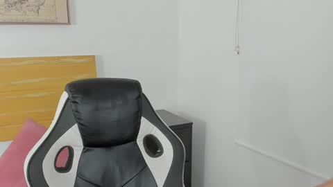 yaya23x online show from January 17, 12:10 pm