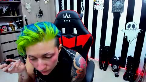 Yelena online show from December 7, 8:49 pm