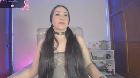 Yelena Owens online show from April 27, 1:03 am