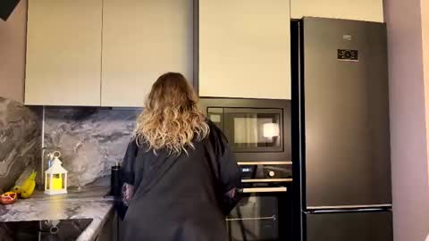 Zlata online show from November 18, 4:08 pm