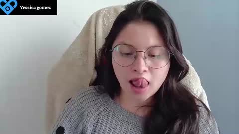yessica_gomez01 online show from June 22, 10:29 pm