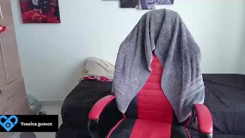 yessica_gomez01 online show from July 25, 9:00 pm
