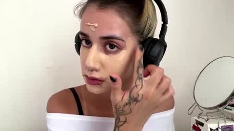 Julia 3 online show from July 8, 1:46 pm