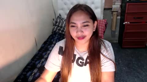 yhang_slut online show from February 19, 5:38 pm