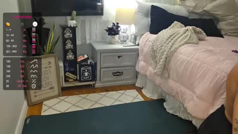 Yogiblondebangme online show from October 26, 5:19 pm