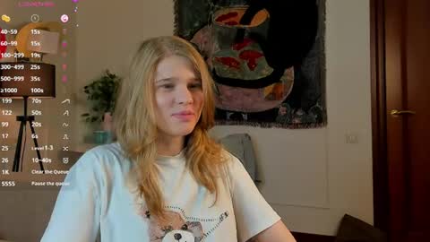 Elizabeth brunette -- Darline blonde  online show from July 27, 7:05 am