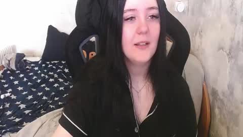 your_8a8y online show from April 15, 10:05 am