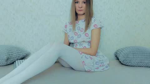 Lily online show from January 9, 10:20 am