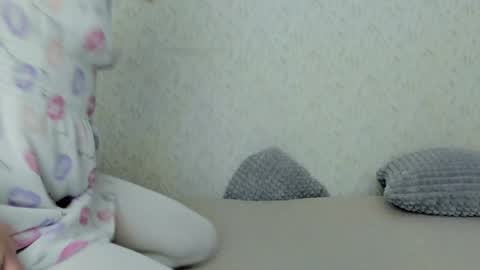 Lily online show from December 19, 5:51 am