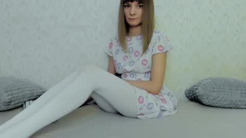 Lily online show from December 2, 11:44 am