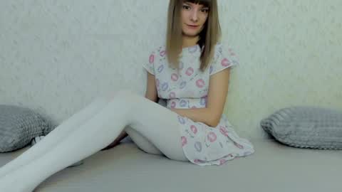 Lily online show from December 4, 5:27 am