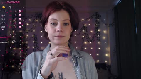 Snapshot of your_corvus chatting on December 6, 6:37 am your_corvus online show from December 6, 6:37 am