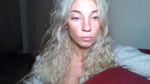 Snapshot of your_fav1 chatting on September 30, 1:00 am your_fav1 online show from September 30, 1:00 am