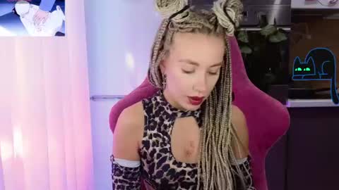 Alice  online show from July 29, 1:05 am