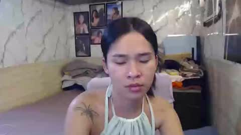your_twinkletoes18 online show from May 16, 10:07 am