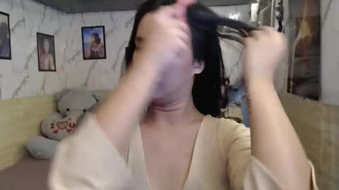 your_twinkletoes18 online show from May 31, 5:13 am