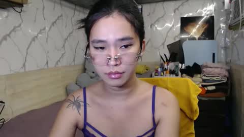 your_twinkletoes18 online show from May 8, 5:00 am