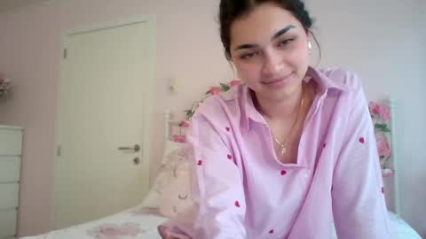 yourbella37 online show from May 20, 7:00 pm