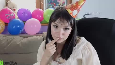 alexia online show from July 9, 11:45 am