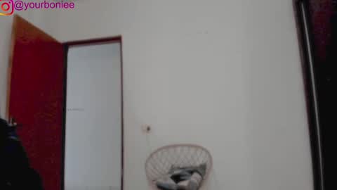 Snapshot of yourbonie chatting on February 23, 2:39 pm insta yourboniee online show from February 23, 2:39 pm