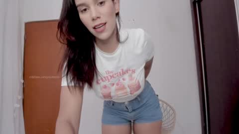 Snapshot of yourbonie chatting on December 28, 2:32 pm insta yourboniee online show from December 28, 2:32 pm