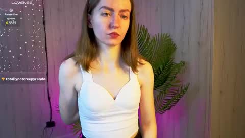 yourcutefoxy online show from February 20, 2:10 am