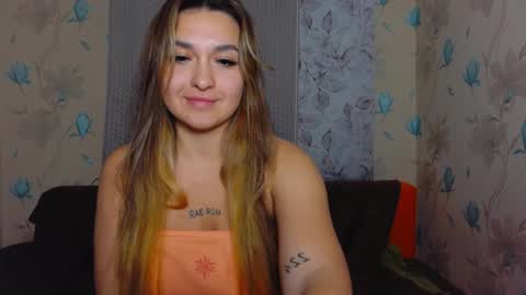 Snapshot of youremily_xx chatting on October 3, 7:41 pm Emily online show from October 3, 7:41 pm