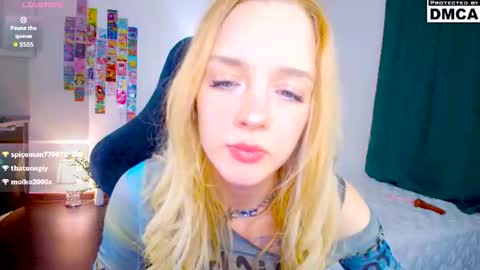 yourfairyalice_ online show from July 22, 9:38 pm