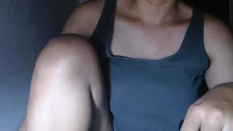 yourhotboobies23 online show from February 27, 10:53 pm