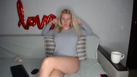 Snapshot of yourhotdream1 chatting on March 5, 4:57 pm Iamyourdream online show from March 5, 4:57 pm
