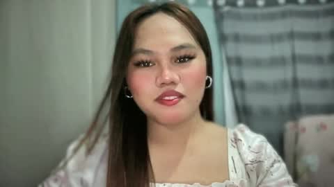 yourhotgirl_lyn online show from July 2, 11:38 am