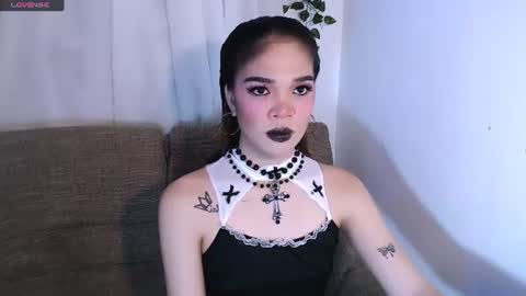 yourhumilitionqueen online show from July 28, 5:13 pm