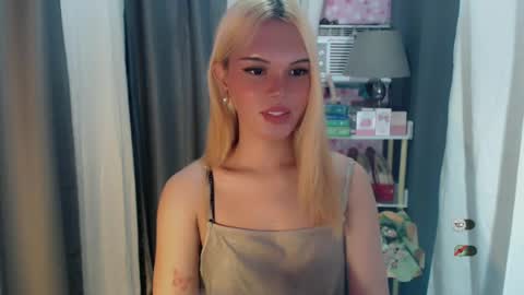 KYLIE MORE online show from June 18, 9:14 am