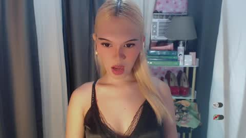 KYLIE MORE online show from July 19, 5:31 am