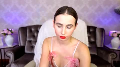 yourmoneyboss_nikki online show from November 12, 1:42 pm