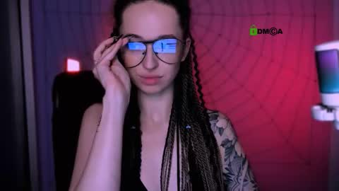 yours_sunny online show from November 12, 2:53 am