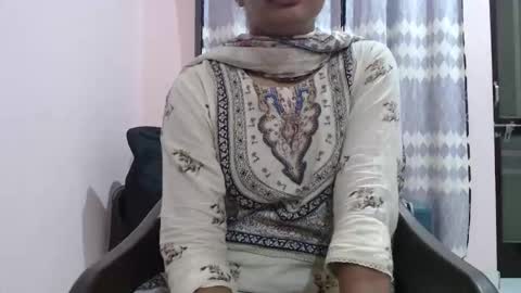 yoursassy_girl online show from October 31, 9:41 pm