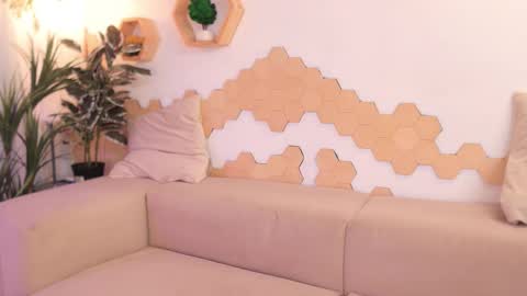 yourstarnmoon online show from November 29, 5:33 am