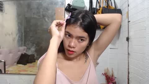 Snapshot of yoursweet_asian20 chatting on January 15, 3:22 am Maddie online show from January 15, 3:22 am