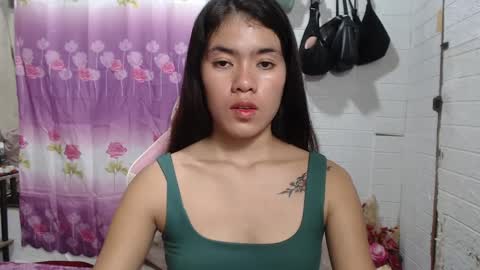 Snapshot of yoursweet_asian20 chatting on March 3, 3:27 am Maddie online show from March 3, 3:27 am