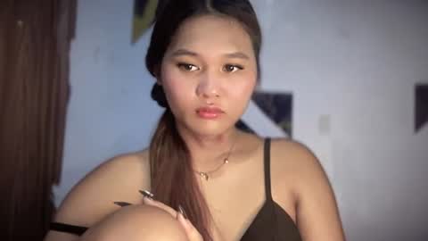 yoursweetgirl_zia online show from May 19, 6:53 am