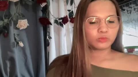 yoursweetgirl_zia online show from April 15, 8:15 am