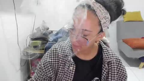 elizabeth  ju   online show from March 22, 1:44 am