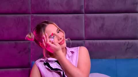 Foxie online show from December 13, 7:53 pm