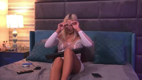 Foxie online show from September 18, 4:55 am