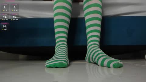 yulievans online show from December 4, 11:05 pm