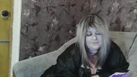 yuliiared online show from April 21, 5:53 pm